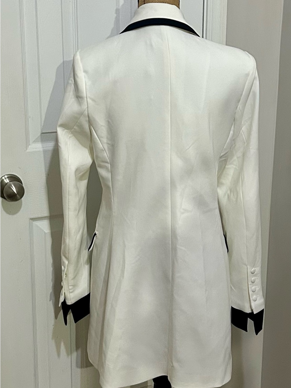 NWT Fashion Nova Women's White Blazer Dress with Black Trim - Picture 2 of 4